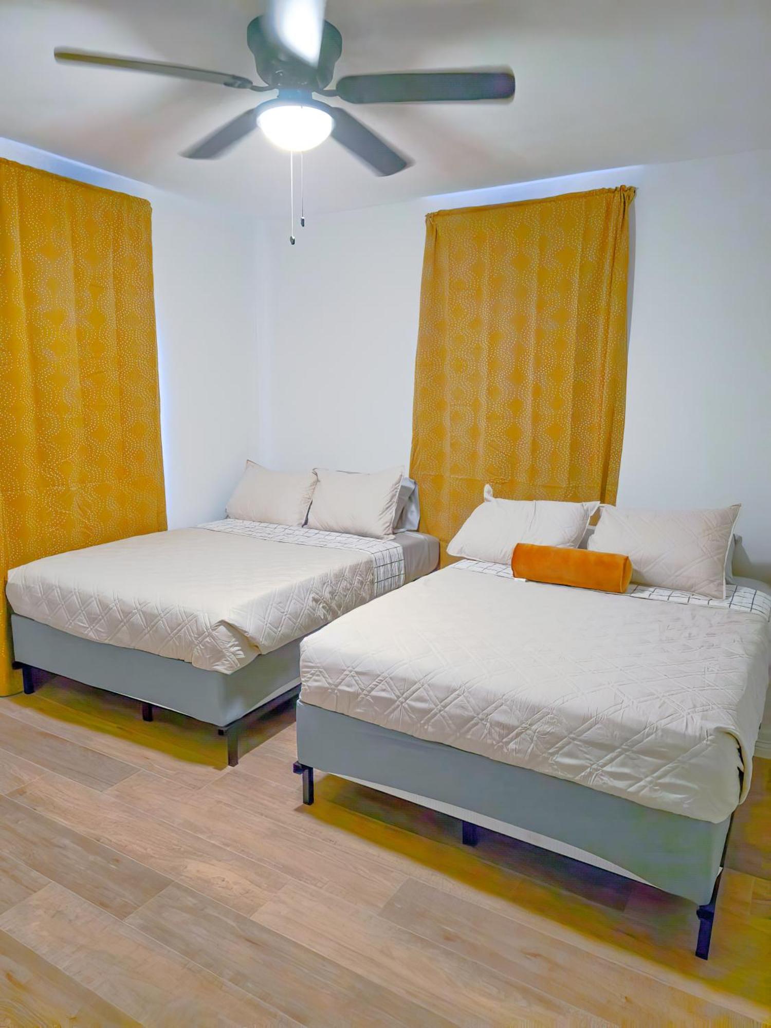 Tatil Evi 3br 1king 2full 1queen 1 Sofa Queen Beds Dwntwn Med Center