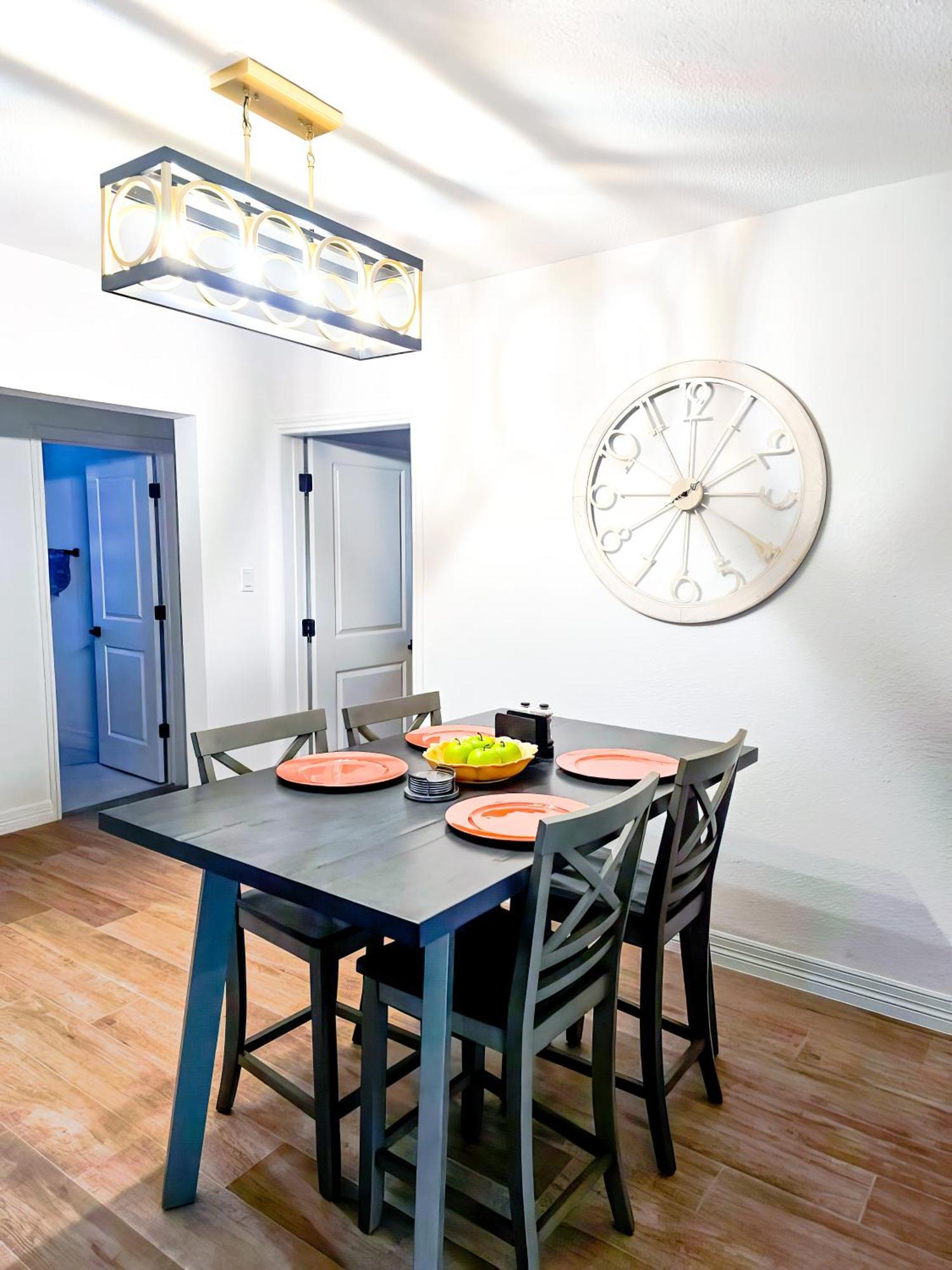 3br 1king 2full 1queen 1 Sofa Queen Beds Dwntwn Med Center Tatil Evi *